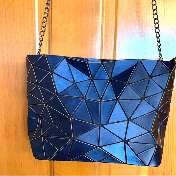 NWOT Unique Navy Blue Crossbody - Picture 3 of 4